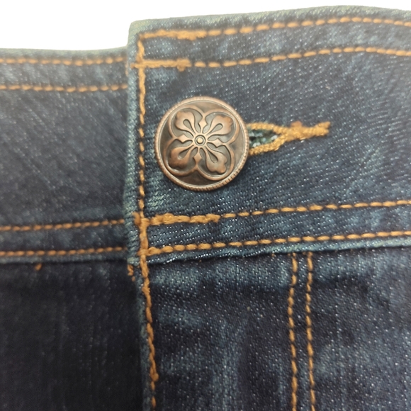 Lane Bryant, Women's Denim Pencil Skirt. SZ 18 - Picture 6 of 9